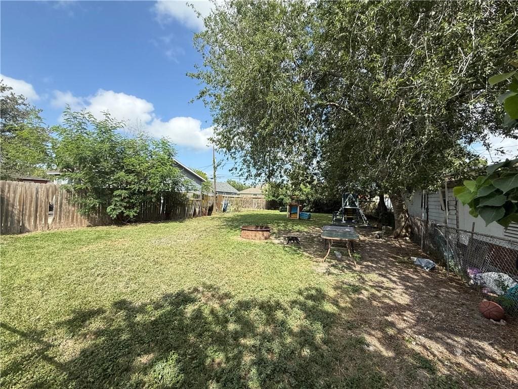 3250 Elgin St, Corpus Christi, TX 78405 - photo 3