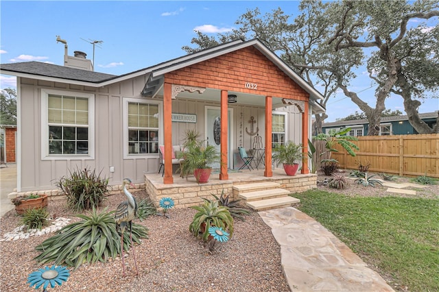 view of front of house featuring a porch