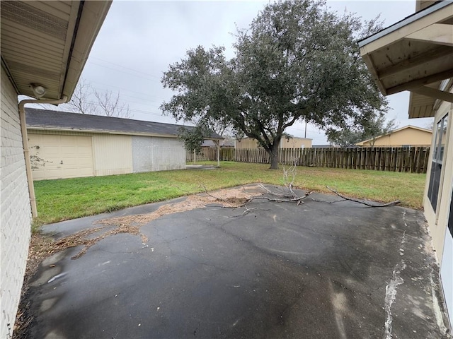 1203 N Hackberry St, Bishop, TX 78343 - view of patio / terrace with fence