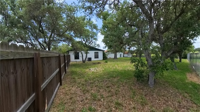 257 N 9th St, Aransas Pass, TX 78336 - view of yard