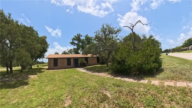 257 N 9th St, Aransas Pass, TX 78336 - view of grassy yard
