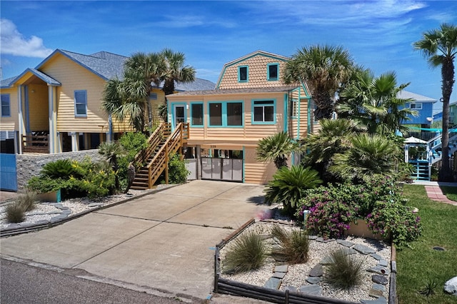 view of front of house featuring a carport