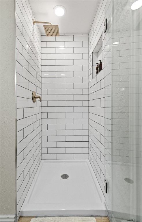 4658 Oso Pkwy, Corpus Christi, TX 78413 - bathroom featuring a shower stall