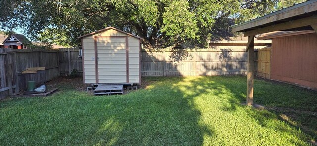 9334 Moon Beam, Corpus Christi, TX 78409 - view of yard