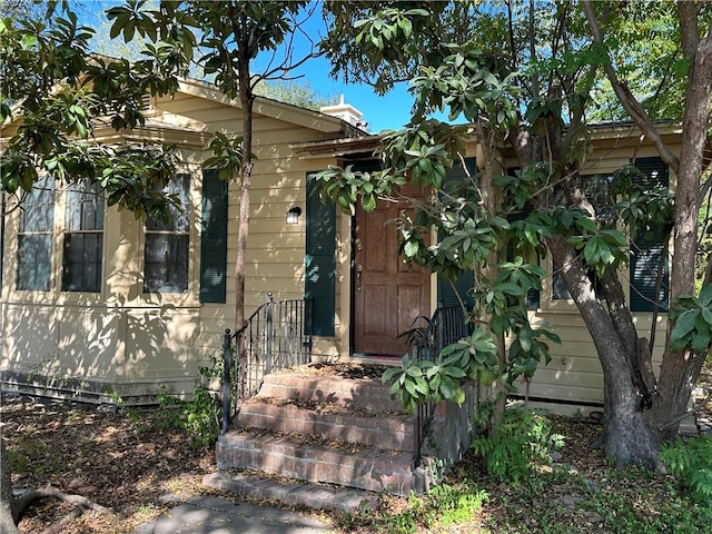 view of property entrance