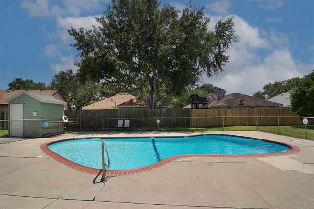 4445 Cedar Pass Dr Unit 103, Corpus Christi, TX 78413 - community pool with a patio area