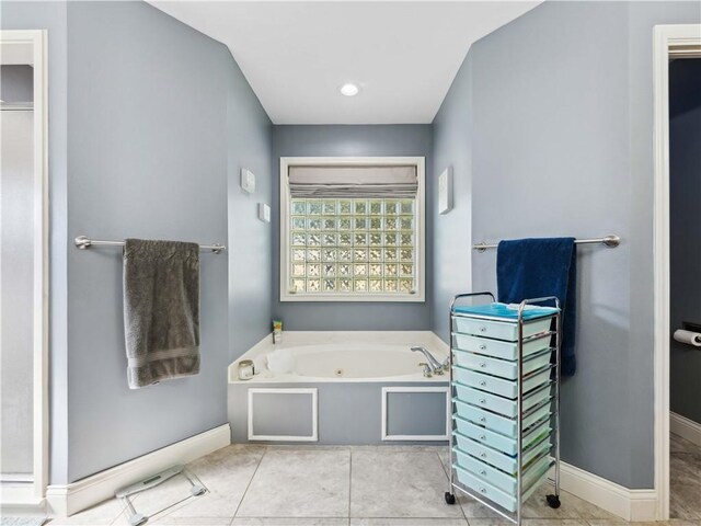 5422 Pressler Dr, Corpus Christi, TX 78413 - full bath featuring baseboards, a tub with jets, and tile patterned flooring