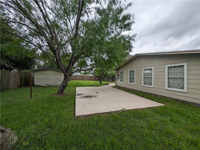 view of yard with a patio area