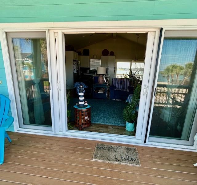 1811 Bay Shore Dr, Rockport, TX 78382 - view of doorway to property