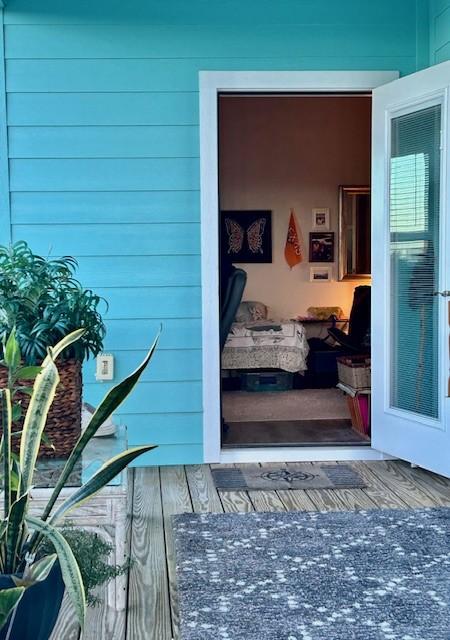 1811 Bay Shore Dr, Rockport, TX 78382 - view of doorway to property