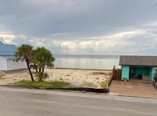 1811 Bay Shore Dr, Rockport, TX 78382 - water view