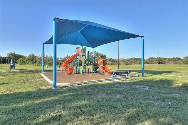7237 Lake Tranquility Dr, Corpus Christi, TX 78414 - community playground featuring a lawn