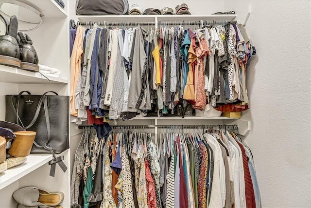 7237 Lake Tranquility Dr, Corpus Christi, TX 78414 - view of walk in closet