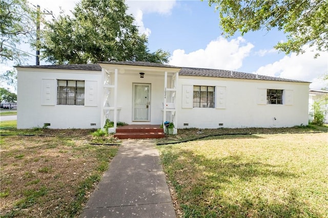 view of front of house featuring a front yard