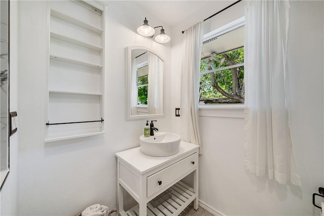 622 Bermuda Pl, Corpus Christi, TX 78411 - bathroom featuring vanity