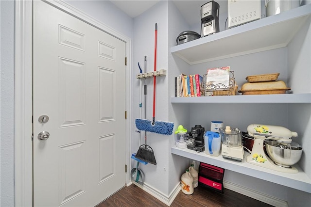 438 Pennington Dr, Corpus Christi, TX 78412 - view of storage area