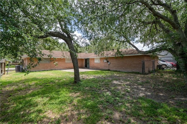 438 Pennington Dr, Corpus Christi, TX 78412 - view of yard with central AC