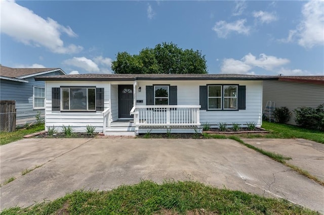 1122 Dorthy Dr, Corpus Christi, TX 78412 - ranch-style house featuring covered porch