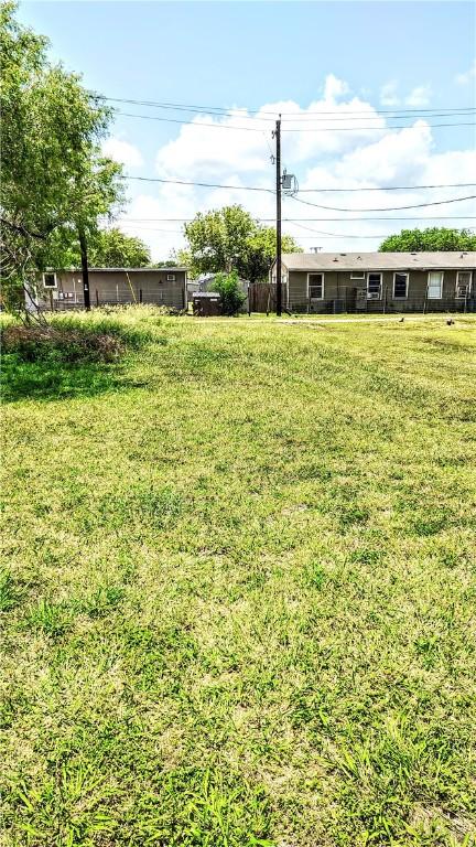 1025 E Fordyce Ave, Kingsville, TX 78363 - photo 10