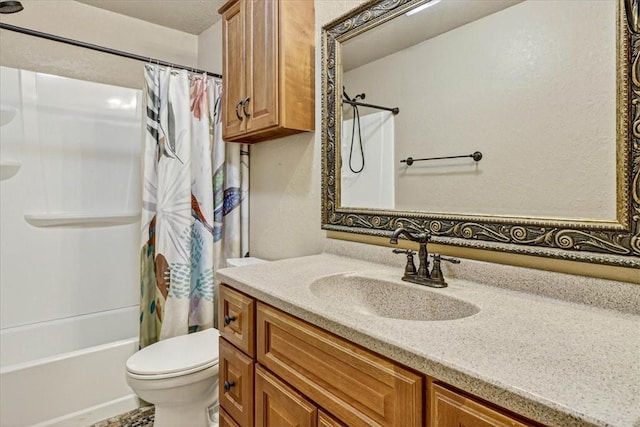 11129 Mulholland Dr, Corpus Christi, TX 78410 - bathroom featuring vanity and shower / bathtub combination with curtain