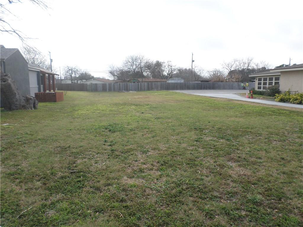 713 Everhart, Corpus Christi, TX 78411 - photo 2