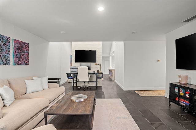 5418 Stonegate Way, Corpus Christi, TX 78411 - living area with an office area and recessed lighting