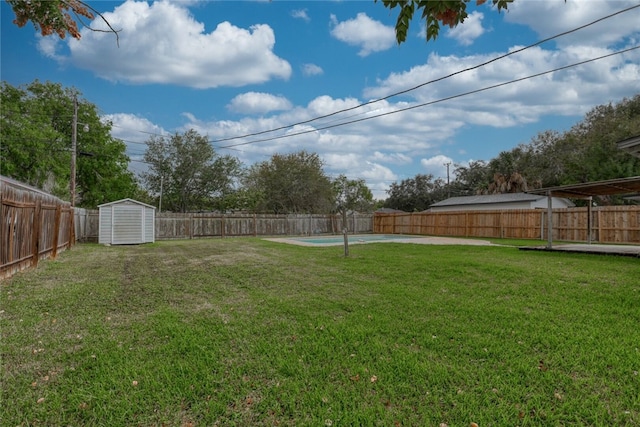 view of yard with a shed