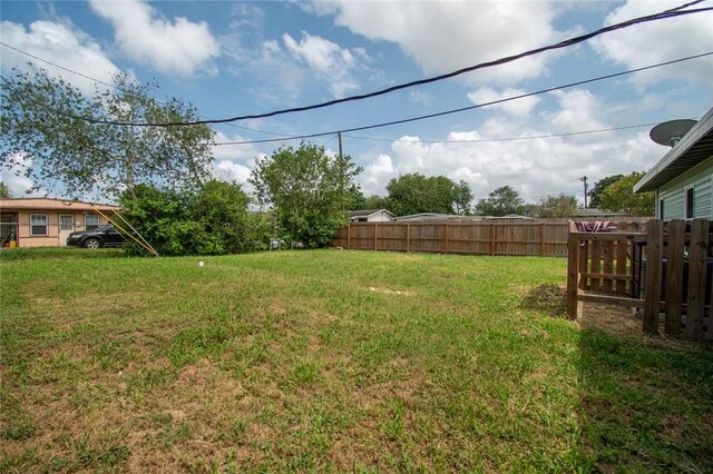 950 Susan Dr, Corpus Christi, TX 78412 - view of yard