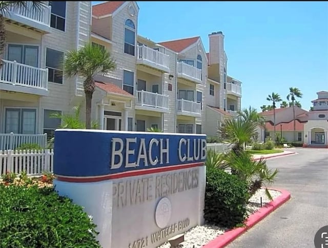 view of community / neighborhood sign