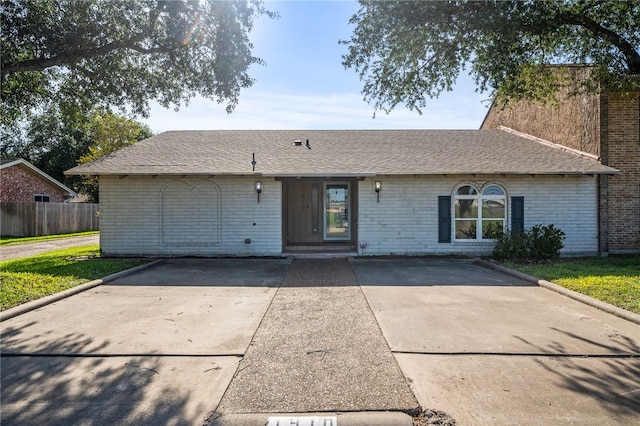 1910 Shelley St, Kingsville, TX 78363 - photo 2