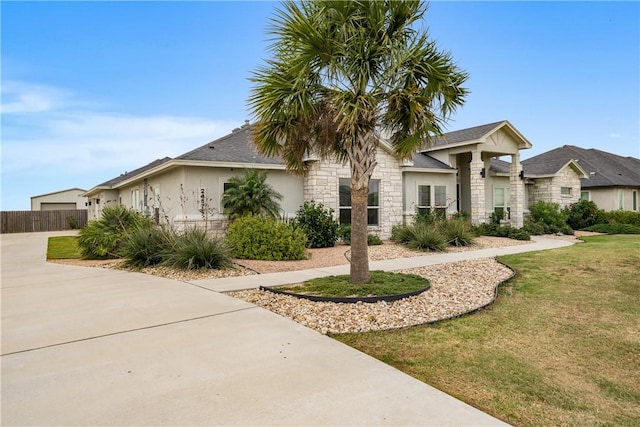 view of front of house with a front lawn