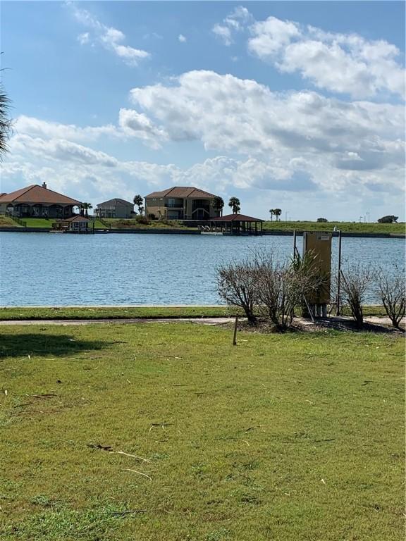 7 E Lago Loop Prt, Oconnor, TX 77982