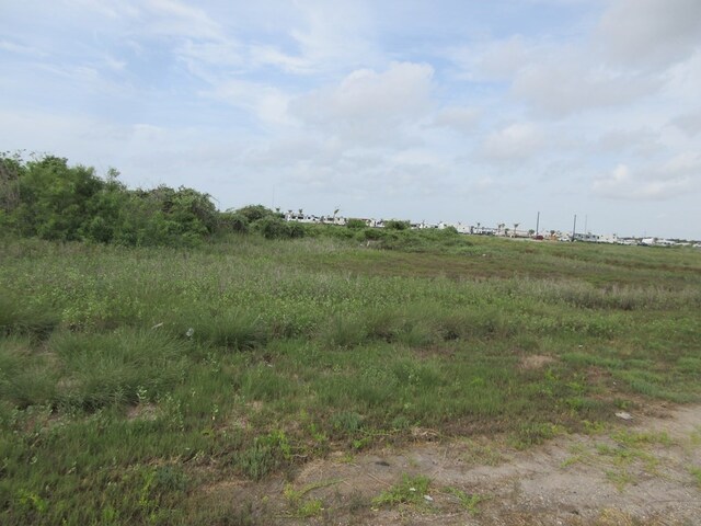 2115 S Hood St, Rockport, TX 78382 - photo 4