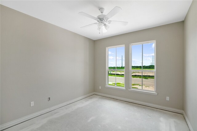 empty room featuring ceiling fan