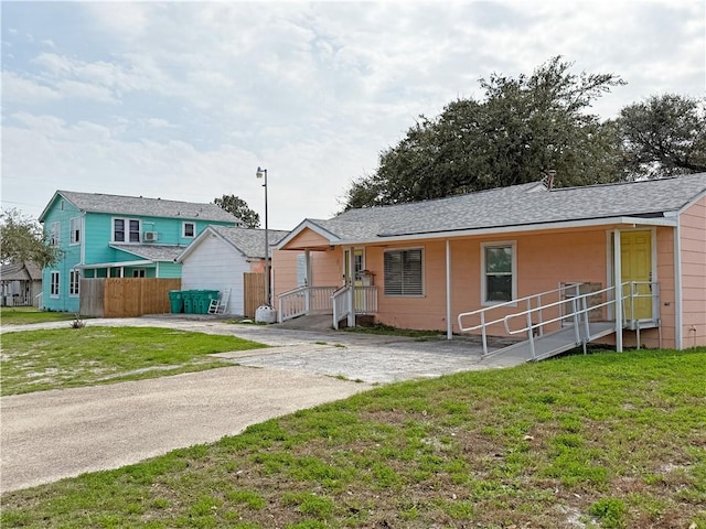 view of front of property