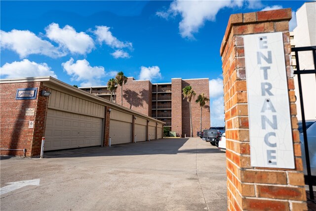 4334 E Ocean Dr Unit 306, Corpus Christi, TX 78404 - view of garage