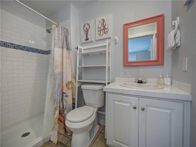 514 Royal Palm Dr, Port Aransas, TX 78373 - full bathroom with toilet, vanity, and tiled shower