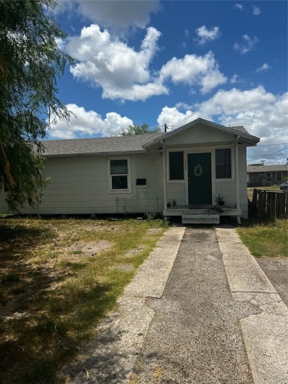 view of front of property