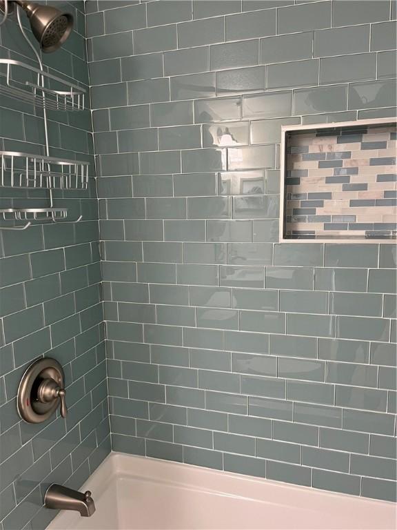 3938 Surfside Blvd Unit 1326, Corpus Christi, TX 78402 - bathroom with shower / bathtub combination