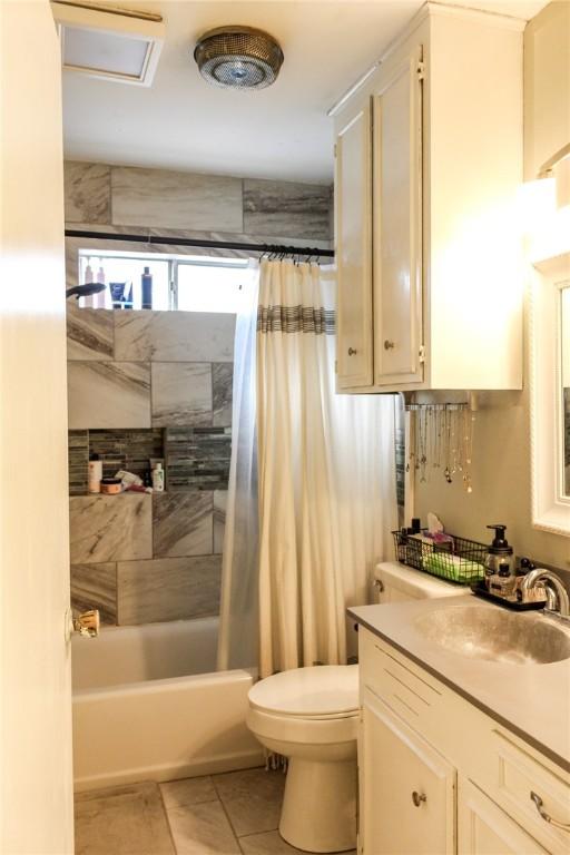 5306 Crestwick Dr, Corpus Christi, TX 78413 - full bathroom featuring vanity, tile patterned flooring, and shower / bath combo