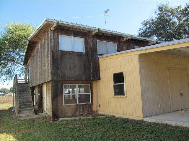 view of home's exterior