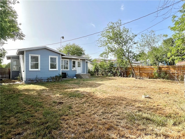 view of yard with cooling unit