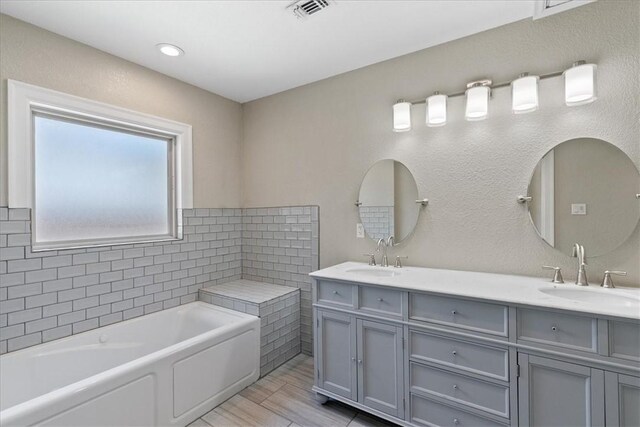 524 Del Mar, Corpus Christi, TX 78404 - full bath with a garden tub and double vanity