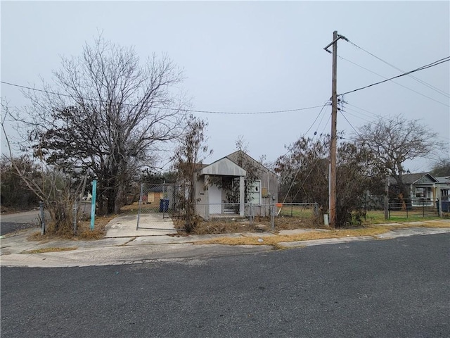 view of front of property