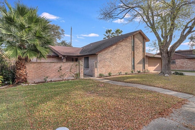 view of front facade with a front yard