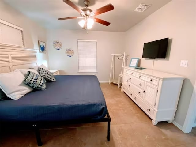 bedroom featuring ceiling fan