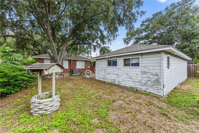 4114 Markins Dr, Corpus Christi, TX 78411 - view of yard featuring an outdoor structure