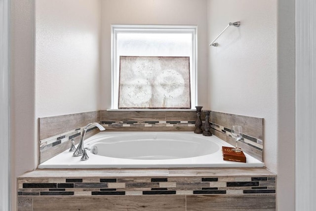 5810 Bella Di Giorno Dr, Corpus Christi, TX 78414 - full bath with a garden tub and plenty of natural light