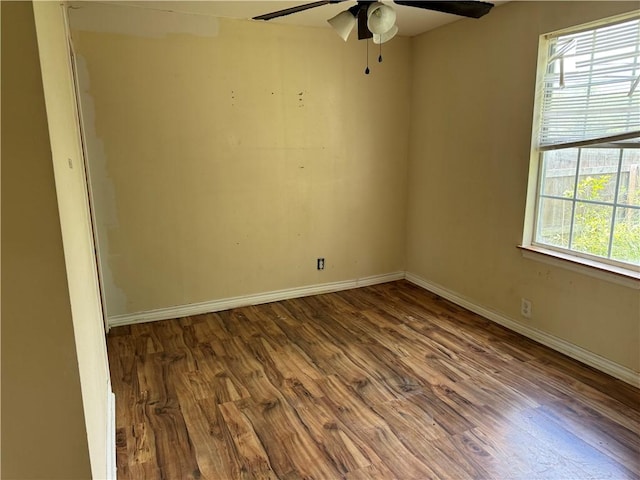 423 S 13th St, Kingsville, TX 78363 - unfurnished room featuring a ceiling fan and wood finished floors