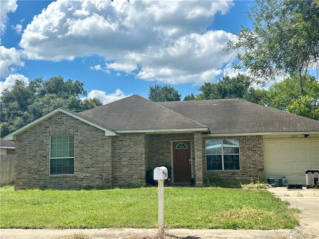 1303 E Hancock St, Beeville, TX 78102 - photo 1